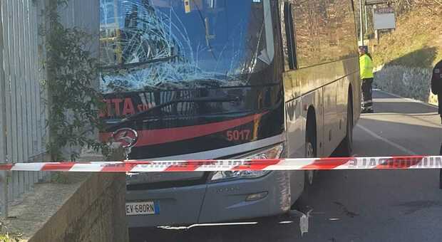 Tragedia a Tramonti: autista Sita muore investito dal bus che guidava