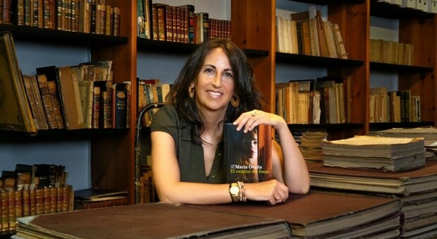 La scrittrice Maria Oruña, regina del thriller spagnolo