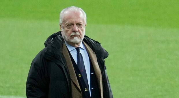 Napoli, De Laurentiis ha scelto Manna come direttore sportivo. Giuntoli "aspetta" Pompilio alla Juve
