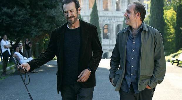 Marco Giallini e Valerio Mastandrea in "Domani è un altro giorno"