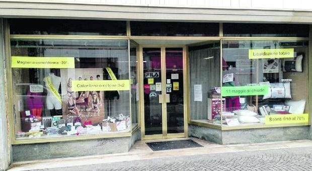 «Troppe tasse: costretti a chiudere lo storico negozio dopo 120 anni»