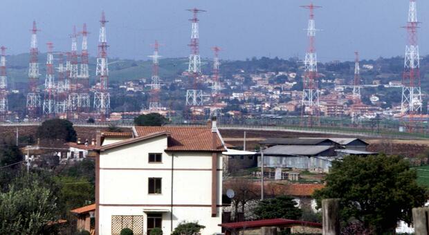 Elettrosmog degli impianti 5G, non ci sono i monitoraggi semestrali dell'Arpa: il caso finisce in Regione