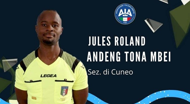 Chi è Jules Roland Andeng Tona Mbei, l'arbitro di Brindisi-Cavese. Offeso in passato per il colore della pelle, gioca anche lui per la C