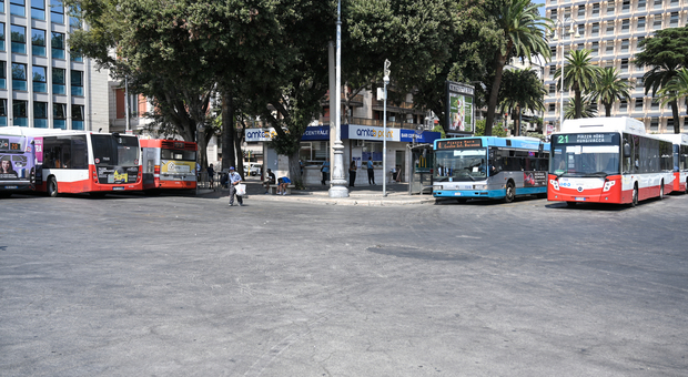 Recovery, 150 bus a emissioni zero a Bari. Decaro: «Una rivoluzione verde»