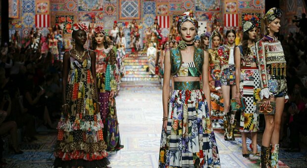 Dolce&Gabbana patchwork a Milano: la collezione-riciclo che assembla capi e tessuti