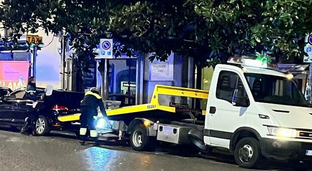 Movida a Napoli, controlli della polizia locale: 248 multe e 12 veicoli sequestrati