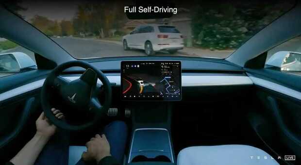 La a tecnologia di assistenza alla guida Full Self-Driving (FSD)