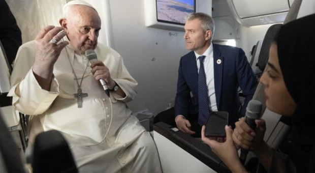 Il Papa: «Cultura russa non va cancellata per motivi politici». E sulla salute: «Il prossimo viaggio? Lo farà Giovanni XXIV»