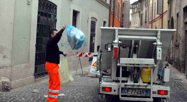 Terni. Nuova ztl, la raccolta differenziata dei rifiuti prosegue in attesa del chiarimento sulle modalità di accesso in centro