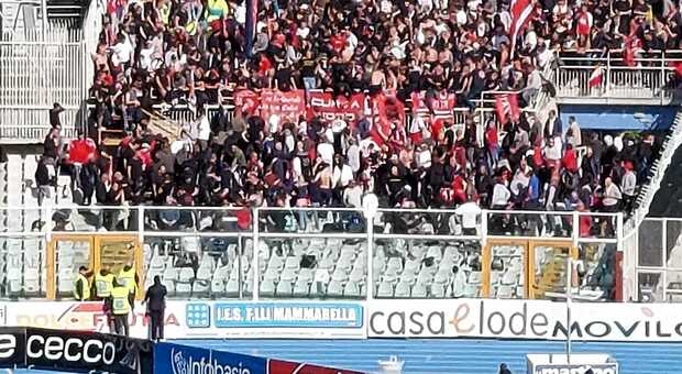 Malore in curva, Pescara-Ancona sospesa al 28' del primo tempo