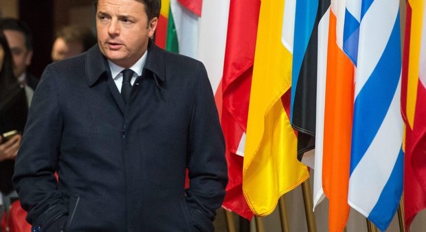 Migranti, Renzi ai paesi dell'est Europa: solidali o blocchiamo i fondi