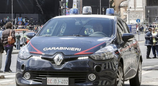 Roma, sotto controllo le aree della movida: multe a parcheggiatori e sanzioni per tavolino selvaggio