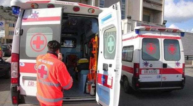 Colto da infarto, l'ambulanza non arriva e muore dopo un'ora: scatta l'inchiesta a Napoli
