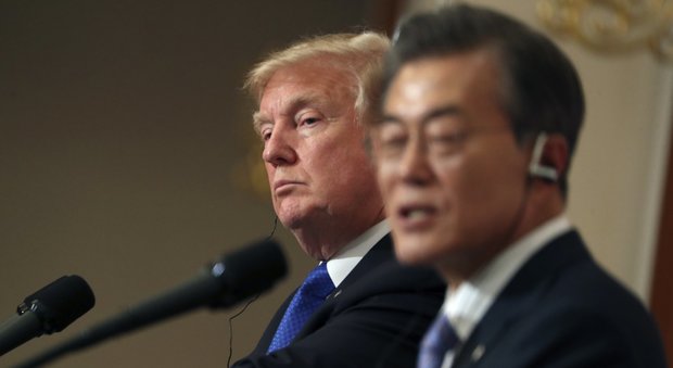 Corea del Nord, Trump in visita a Seul: «Buoni progressi, Pyongyang negozi»