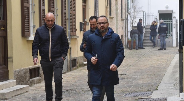 Michael, un enigma borderline nel delitto di Pesaro: la polizia sequestra il suo pc