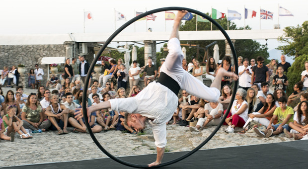Torna "Ca’pacciàmm Street Fest": festival di giocolieri, trampolieri e circensi