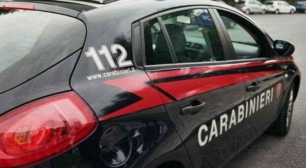 Non si ferma all'alt dei carabinieri: 21enne evasa dai domiciliari, inseguita e arrestata
