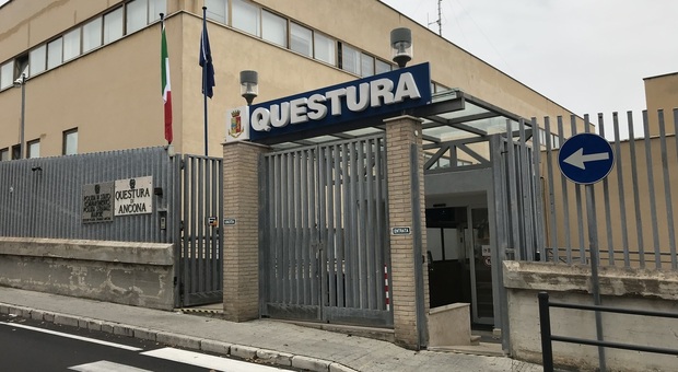 Ancona, ubriaco alla stazione: foglio di via per un 30enne già gravato da precedenti