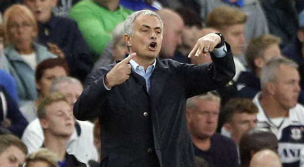 Il Chelsea conferma Mourinho «Pieno sostegno, è il tecnico giusto»