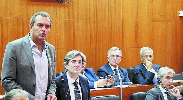 Pontida, de Magistris: «Il sindaco teme l'arrivo di lanzichenecchi?»