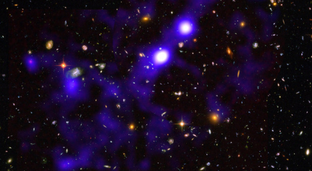 Materia oscura in azione nello spazio: «Enorme “nuvola” causa della scomparsa di alcune stelle»
