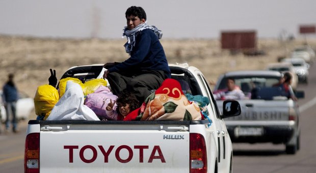 Libia, Serraj: «800mila migranti pronti ad invadere l'Italia». Missili di Haftar su Tripoli