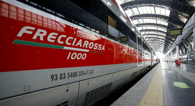 Trenitalia, rispristinata la vendita dei biglietti in stazione e online: «Nessun cyberattacco»