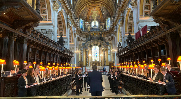 Una esibizione dell'Epsom College Chapel Choir