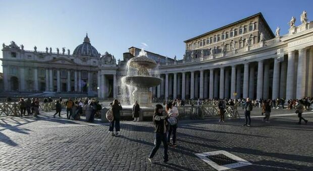 Roma, spacciava droga vicino al Vaticano: arrestato il badante di un cardinale
