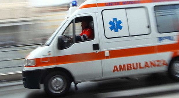 Roma, infermiera aggredita in ambulanza: picchiata durante corsa in ospedale