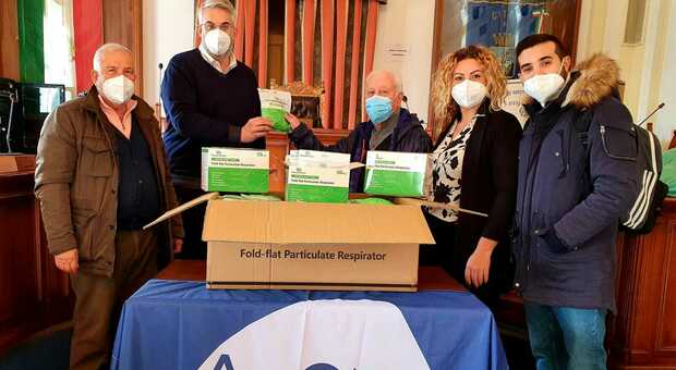 Covid, migliaia di mascherine donate a San Giorgio a Cremano dall'associazione consumatori Adoc