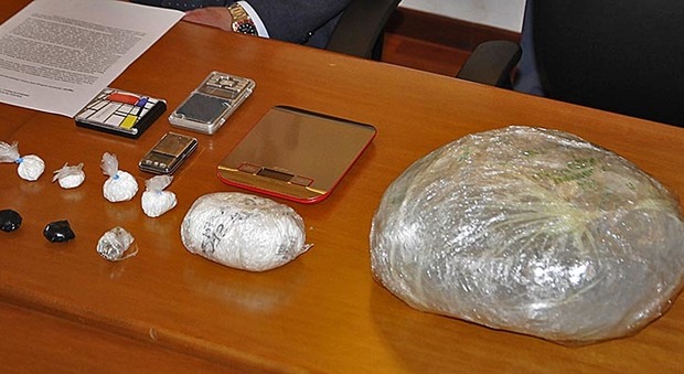 Pesaro, un kg di marijuana e tre etti di cocaina: presi due spacciatori