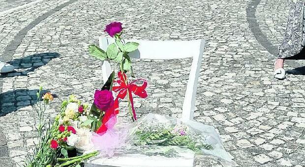 Lacci rossi e fiori, a Cassino la marcia contro la violenza sulle donne