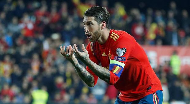 Ramos trascina la Spagna, vittorie per Bosnia e Grecia