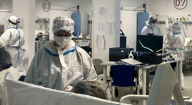 Covid Lombardia, 77 decessi in 24 ore, meno 4 ricoverati nelle intensive. Nuovo boom di vaccinazioni al giorno.