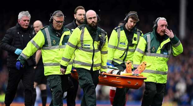 Paura per Beto, l'ex Udinese esce in barella e con la bombola d'ossigeno: cosa è successo (Foto Everton FC)