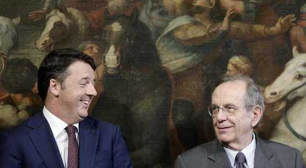 Delega fiscale, accordo Renzi-Padoan. Bersani: «Chi ha di più evade di più»