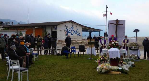 Il funerale di Maria Luisa Dubbini celebrato a Portonovo