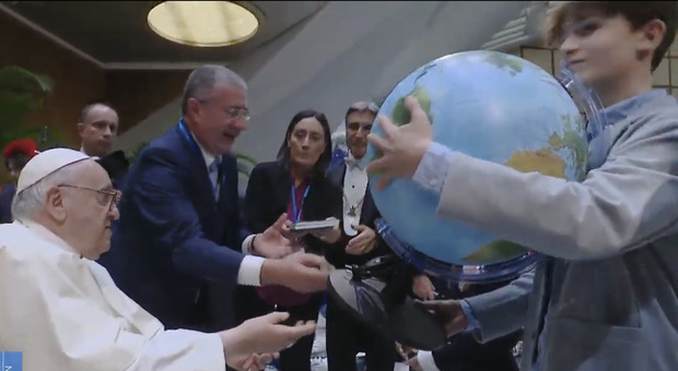 Alla COP28 anche il Papa scommette sul clima, l'energia pulita e sulla pace tra arabi e israeliani