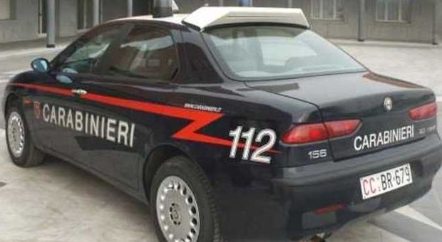 Catania, sgozza la madre cartomante, chiama i carabinieri e tenta il suicidio: è gravissimo