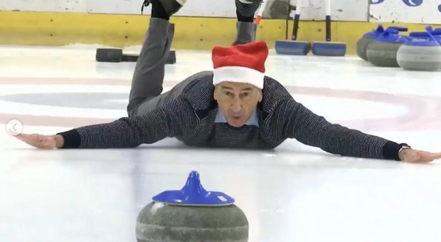 Il sindaco Sala mai visto così: ecco come ha esultato per l'oro azzurro nel curling FOTO