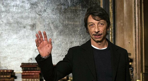 Valentino, Pierpaolo Piccioli lascia il ruolo di direttore creativo: «Ha influenzato la maison con la sua visione»