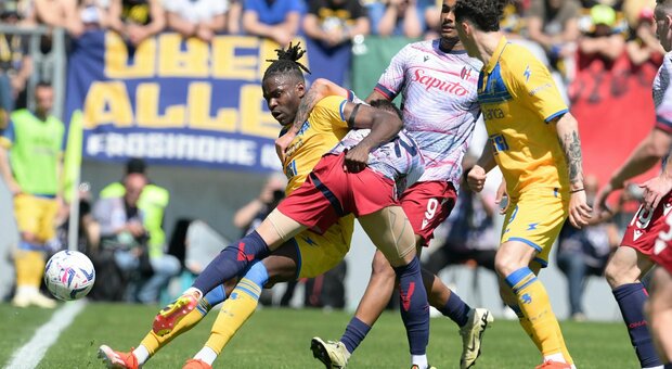 Il Bologna soffre e spreca, il Frosinone non punge e poi viene salvato da Turati: allo "Stirpe" finisce 0-0