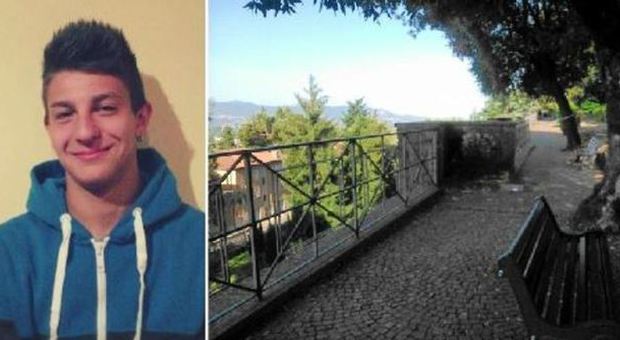 Roma, cade dalla balconata per una gara di sputi: muore 17enne