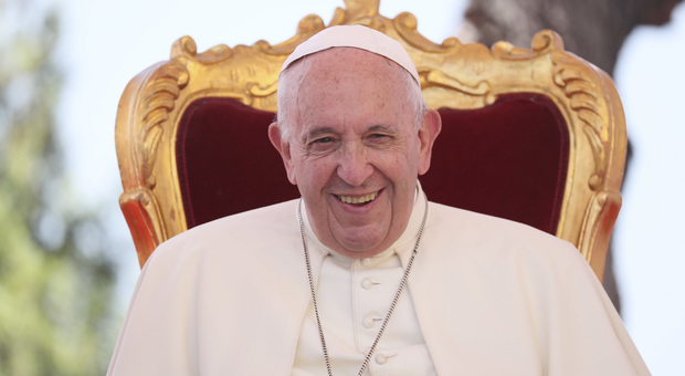 Il discorso del Papa: «Napoli laboratorio speciale di accoglienza». Poi ricorda Moscati, don Russolillo e don Diana