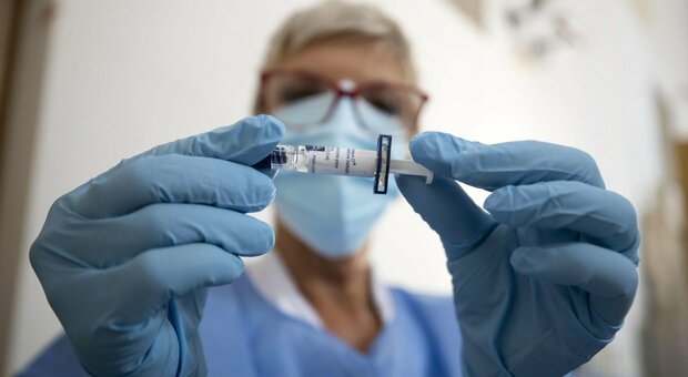 Roma, vaccini anti-influenzali dal ginecologo e dall’oculista: piano per ridurre le attese