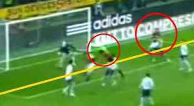 Bufera sull'arbitro di Milan-Napoli Ecco video e foto che accusano Rocchi