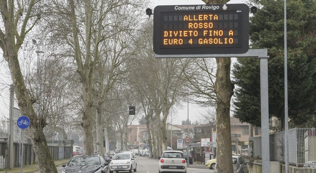 Rovigo e Badia soffocano di polveri sottili, ma il Polesine ha il parco auto tra i meno impattanti grazie a metano e gpl