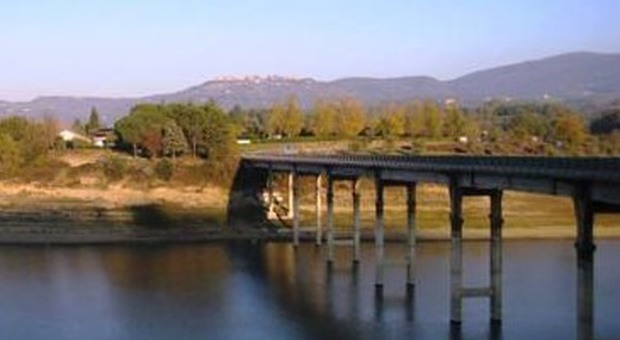 Baschi-Todi, chiuso il ponte sul Lago di Corbara. Verifiche strutturali in corso, la viabilità alternativa