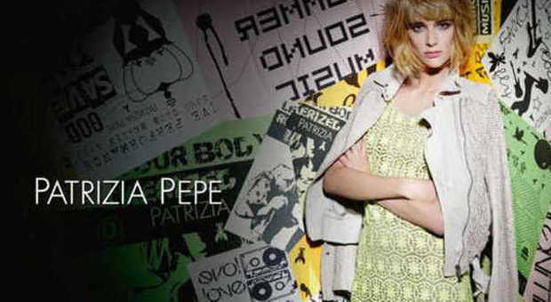 Colori fluo e atmosfera rock: è la nuova campagna di Patrizia Pepe